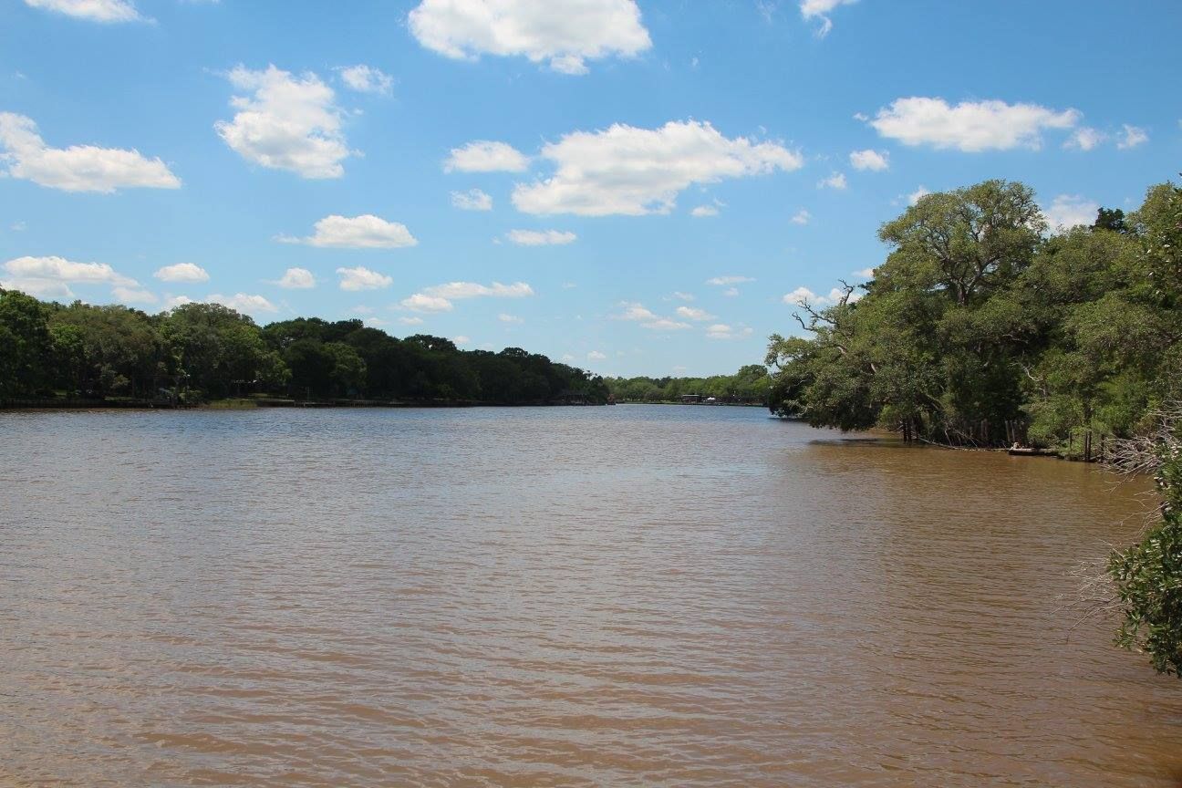 Wide view across the San Bernard River